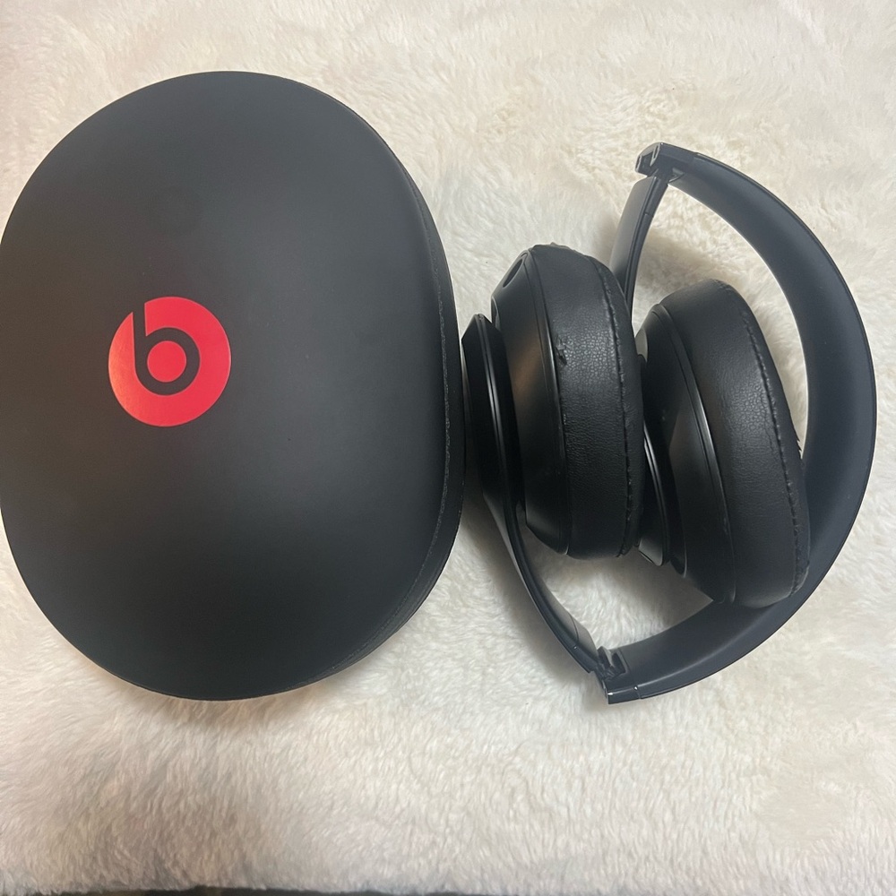 Beats Studio3 Wireless Noise-Canceling Over-Ear Headphones